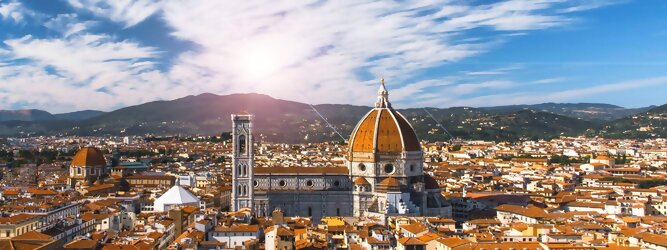 Stadt Urlaub Florenz - (italienisch Firenze) ist die Hauptstadt der Region Toskana. Sie liegt am Fluss Arno und ist mit über 370.000 Einwohnern die achtgrößte Stadt Italiens.