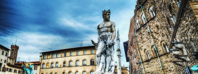 Stadt Urlaub Florenz - Der bekannteste und größte Platz in Florenz, Piazza della Signoria, lockt nicht nur mit den direkt an ihn angrenzenden Sehenswürdigkeiten wie dem Palazzo Vecchio.